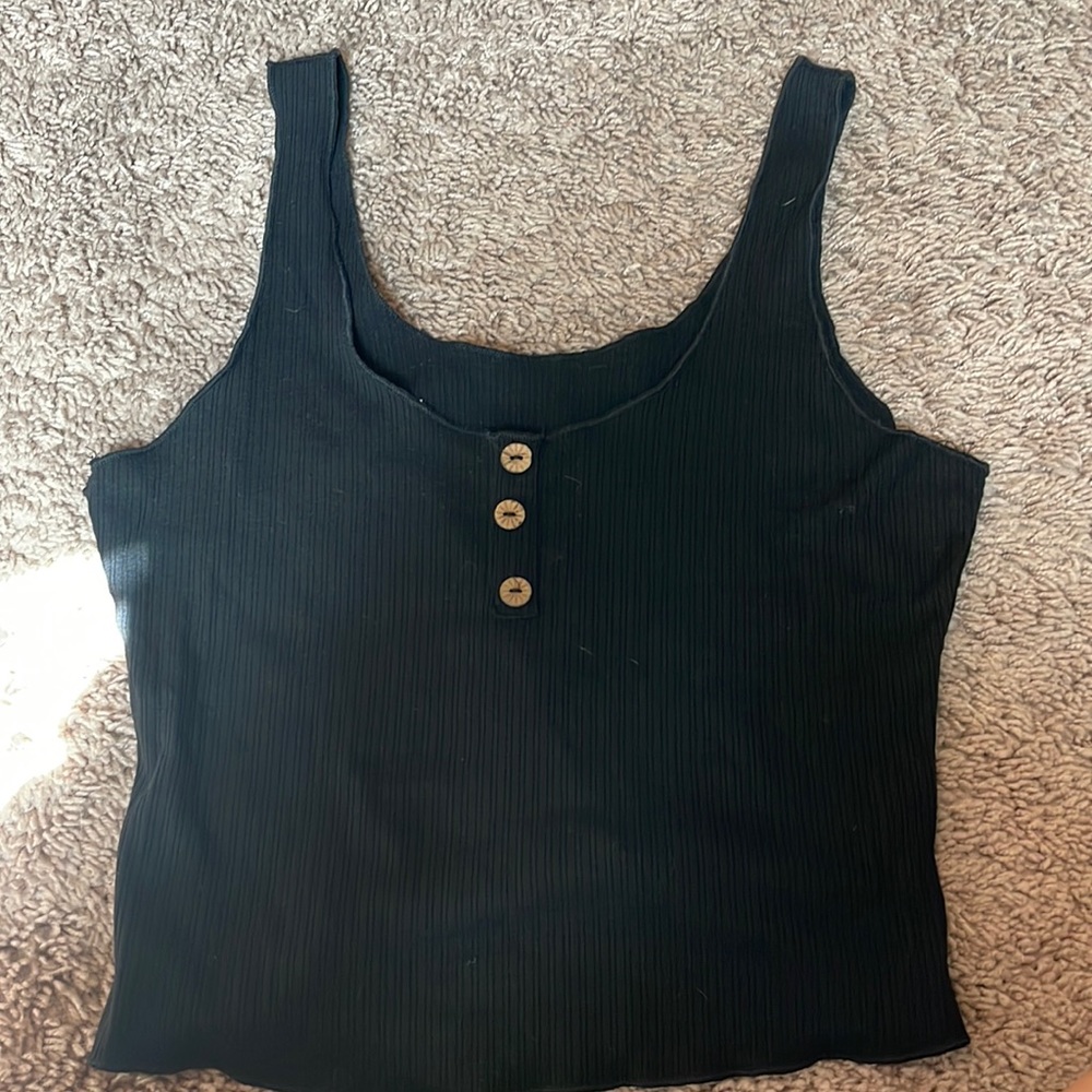 black crop top